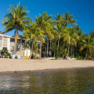 Island Views Beachfront Apartments